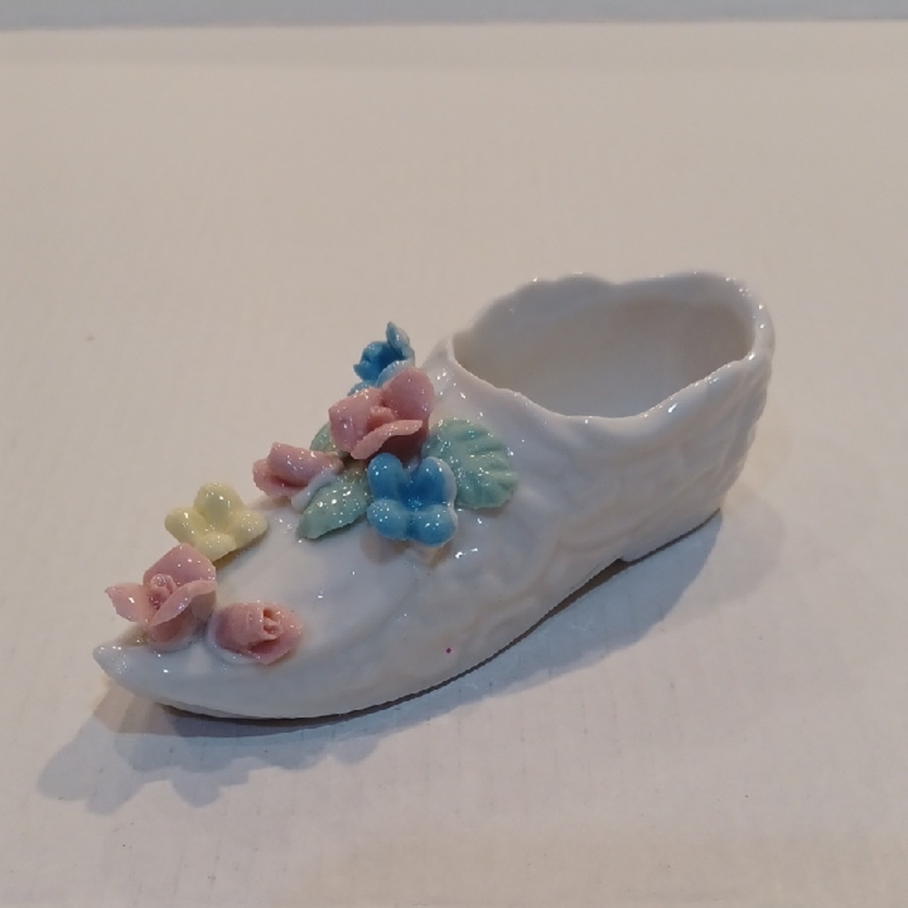 Vintage Ardalt Floral Porcelain Shoe Figurine Pin Cushion w/ 3D Roses